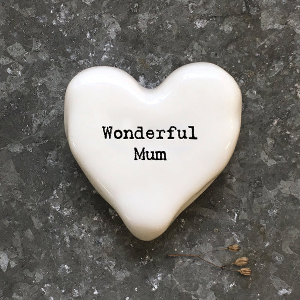 Wonderful Mum - heart pebble token